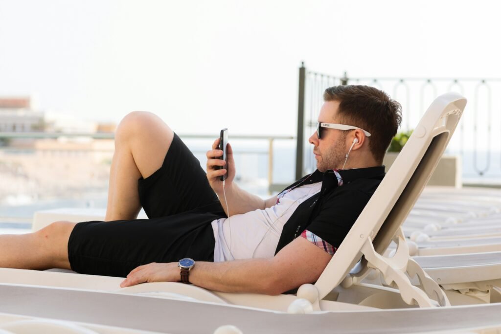 How Do I Handle Distractions While Working Remotely? How Do I Handle Distractions While Working Remotely?