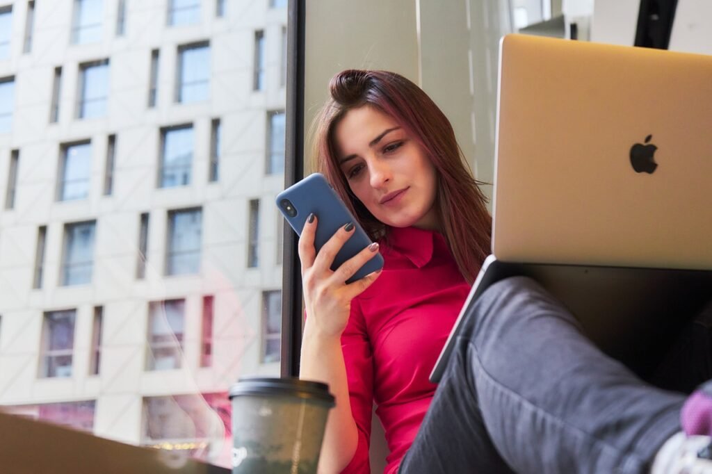 What Is A Hybrid Work Model? What Is A Hybrid Work Model?